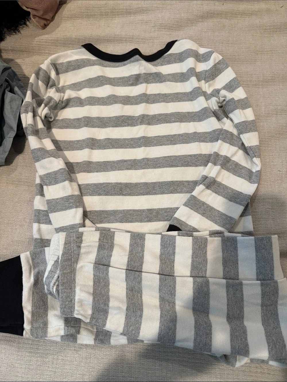 Halloween Gymboree Gray & White Striped Bat Pajama Set